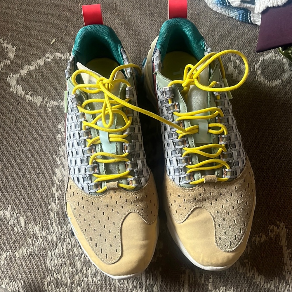 Nike React Sertu Sneakers Mens 9 Multicolor Athletic Fashion Shoes AT5301-001